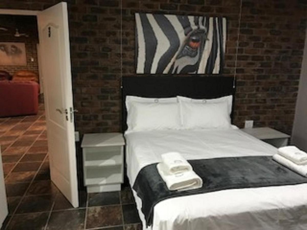 Kruger Wild Dog Inn マールロス・パーク エクステリア 写真