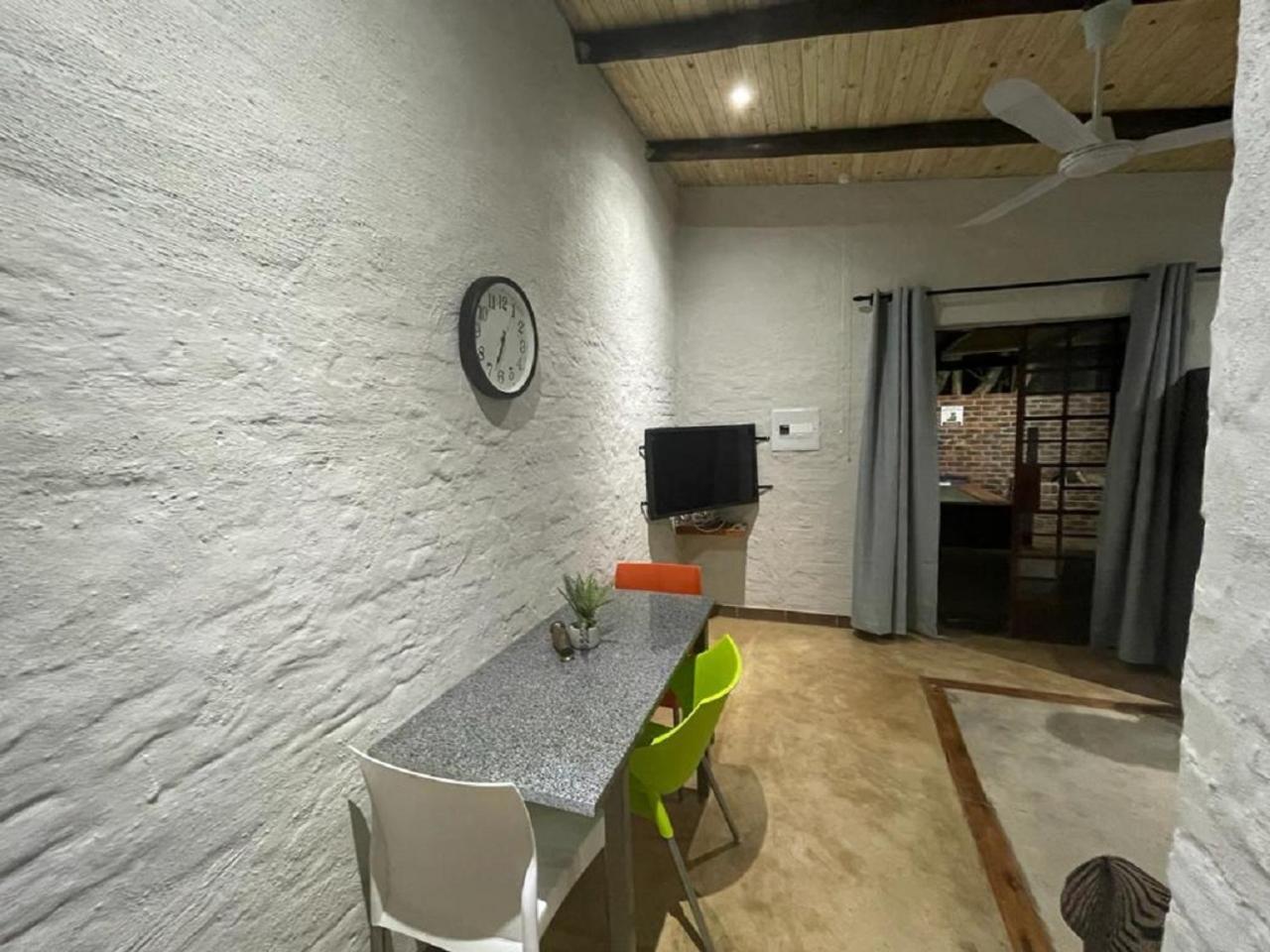 Kruger Wild Dog Inn マールロス・パーク エクステリア 写真