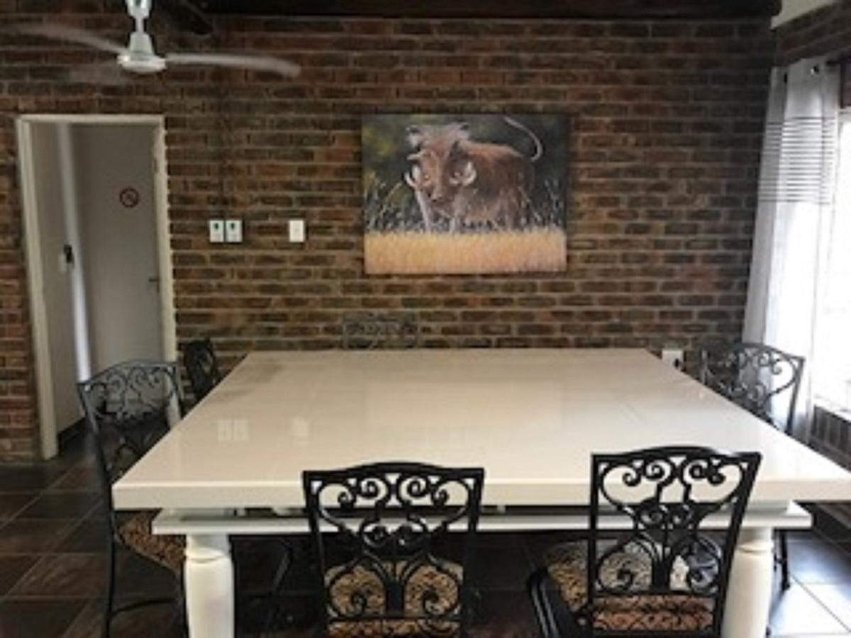 Kruger Wild Dog Inn マールロス・パーク エクステリア 写真
